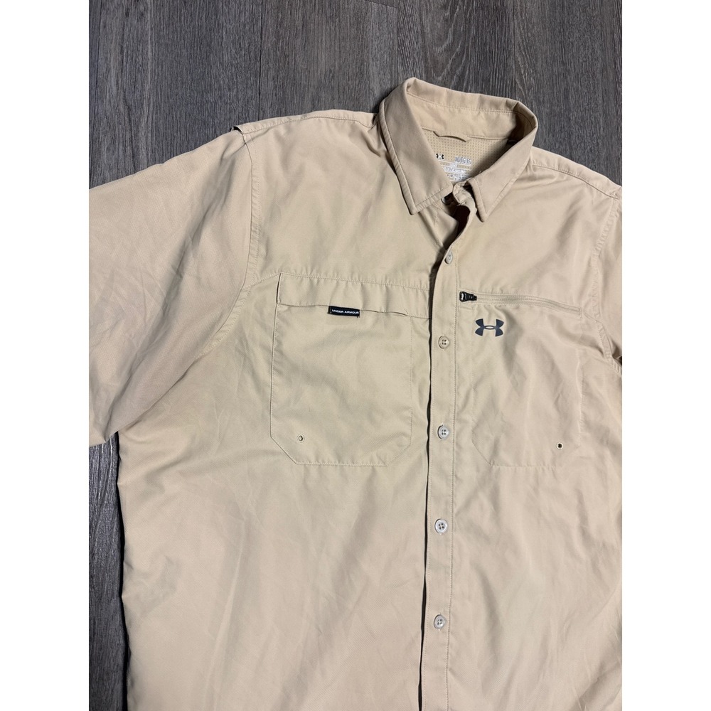 Under Armour HeatGear Vented Fishing Shirt Mens XL Tan Short Sleeve Button Down
